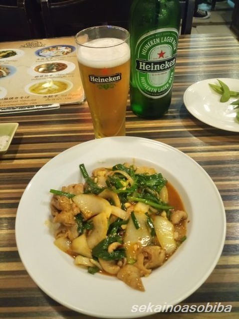 担々麺のホルモン炒め
