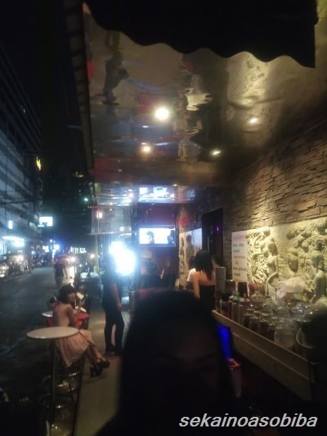 11月7日22時50分ころ ソイカウボーイ・クレイジーハウス