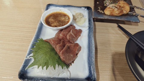バンコクで馬刺しが食べれるお店「ホルモン平嶋」