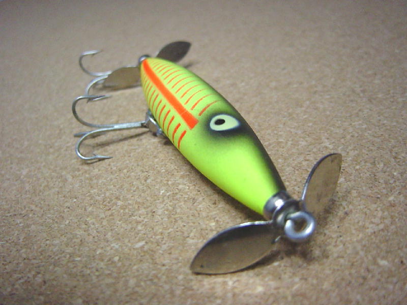 希少 オールドへドン ダイイングクイーバー Heddon ダイイングフラッター ヘドン ダイイングフラッター Heddon DYING FLUTTER 縦割れ YFO