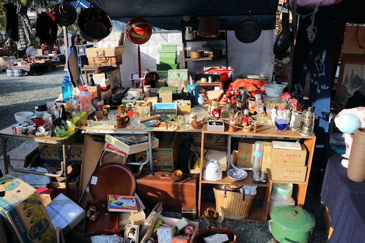 今年最後の 蚤の市 成田山川越別院 Hot News 川越情報局 写真で見る Coedo Kawagoe