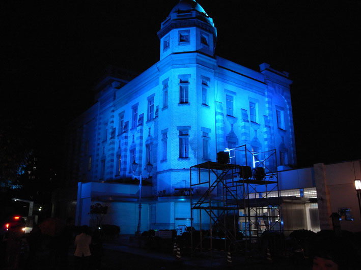 埼玉りそな川越支店にはライトアップがよく似合う 世界糖尿病デーの啓発イベントで Hot News 川越情報局 写真で見る Coedo Kawagoe