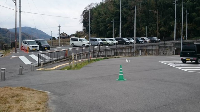 くろまろの郷駐車場左端