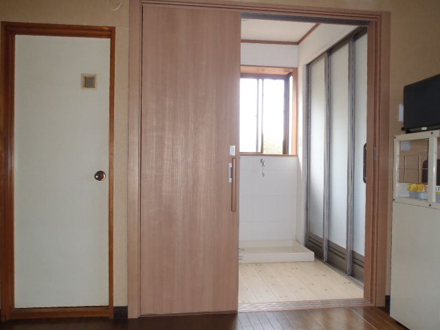 ������šUB