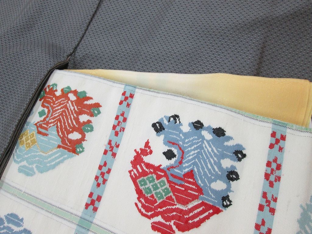 龍村平蔵製「甲比丹孔雀」袋帯のコーディネート~絞りの小紋に 龍村平蔵製「甲比丹孔雀」袋帯のコーディネート~絞りの小紋に