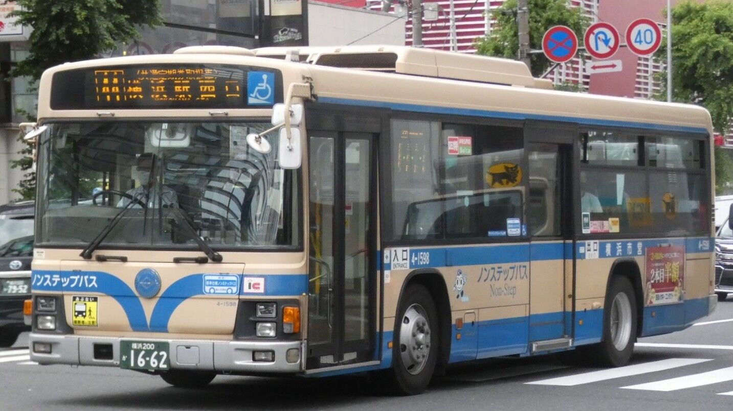 横浜市営バス4 1598 Kawasaki Bus Stop 横浜市営バス4 1598 Kawasaki Bus Stop