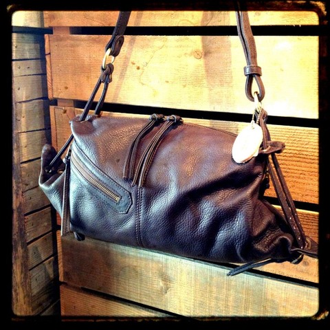 【KETO/ケト】シボたっぷり!ソフトな牛革オイルシュリンクレザーショルダーバッグ ~KETO(ケト)BAZ SHOULDER BAG~