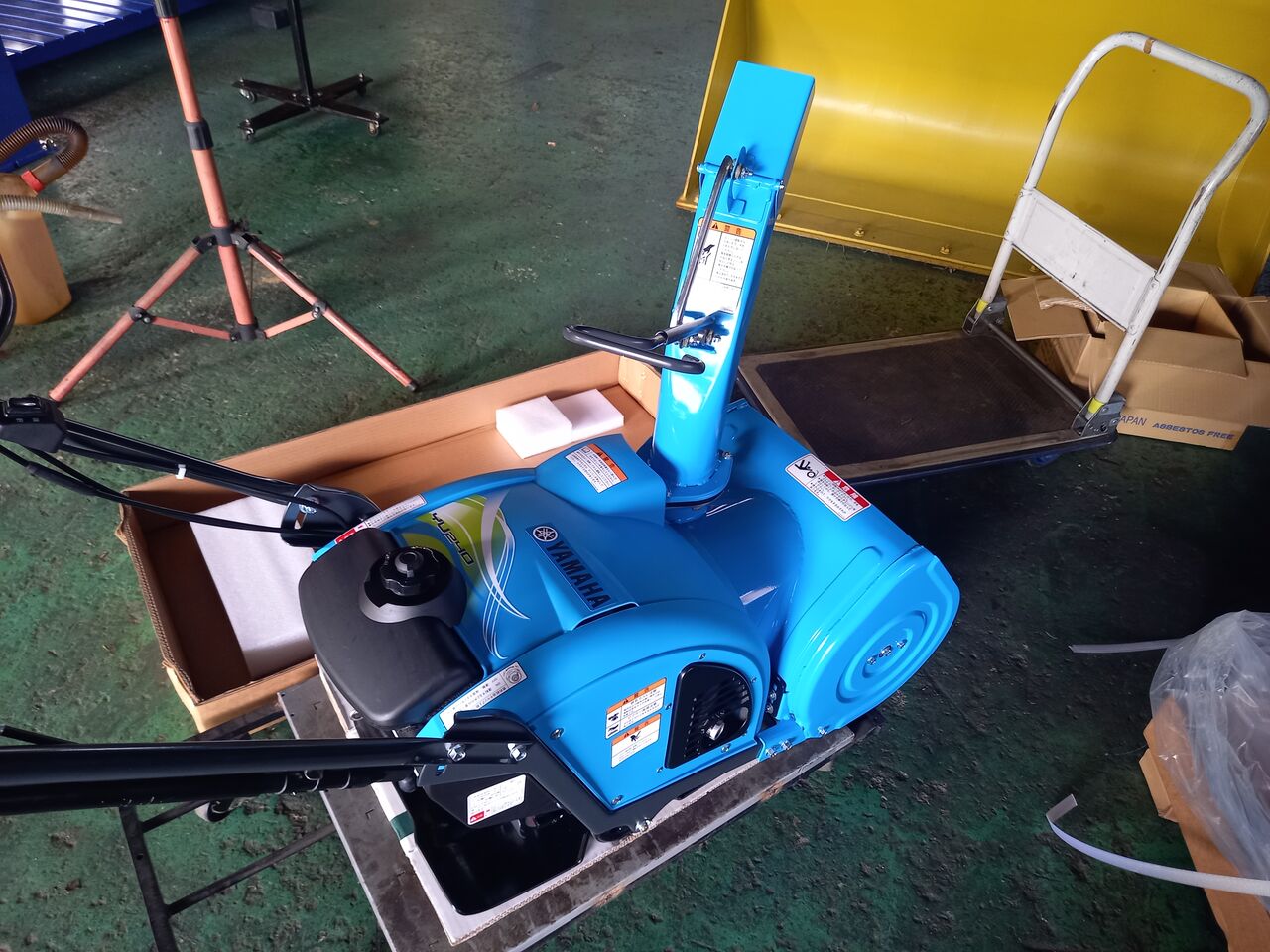 ヤマハ 除雪機 ゆっきぃ YU240 ギリギリセーフ : かわぐち自動車のブログ