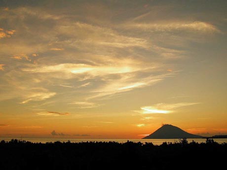 menado_sunset