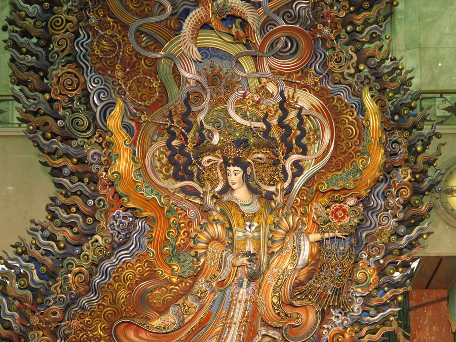 天女像（制作/佐藤 玄々） : 好奇心いっぱいこころ旅