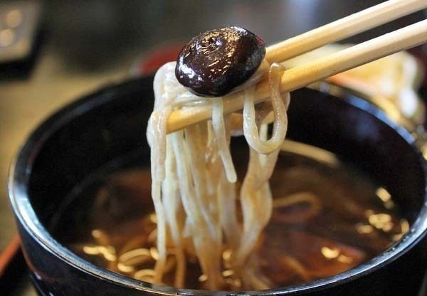 栃木県名物 炒めナス入りのチタケそば 鹿沼市 日晃そば 別冊 ワンコイン的食べ歩き生活 の記録 栃木県名物 炒めナス入りのチタケそば 鹿沼市 日晃そば 別冊 ワンコイン的食べ歩き生活 の記録