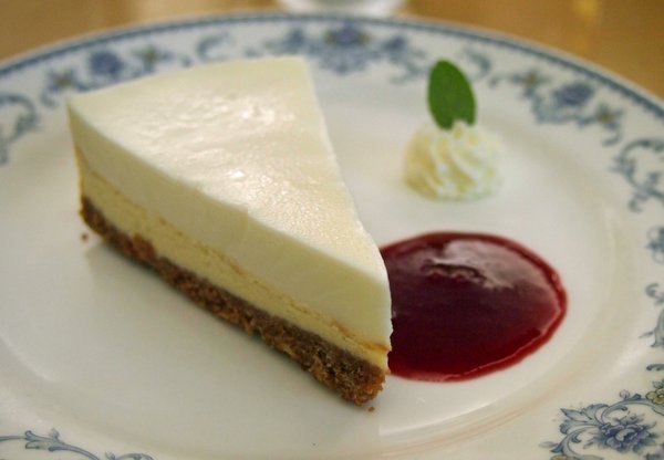 きめ細かく濃厚なチーズケーキ 日光金谷ホテル コーヒーラウンジ メイプルリーフ 別冊 ワンコイン的食べ歩き生活 の記録 きめ細かく濃厚なチーズケーキ 日光金谷ホテル コーヒーラウンジ メイプルリーフ 別冊 ワンコイン的食べ歩き生活 の記録