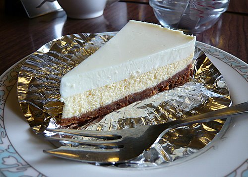 金谷ホテルベーカリー カフェ 伝統のアップルパイ ワンコイン的食べ歩き生活