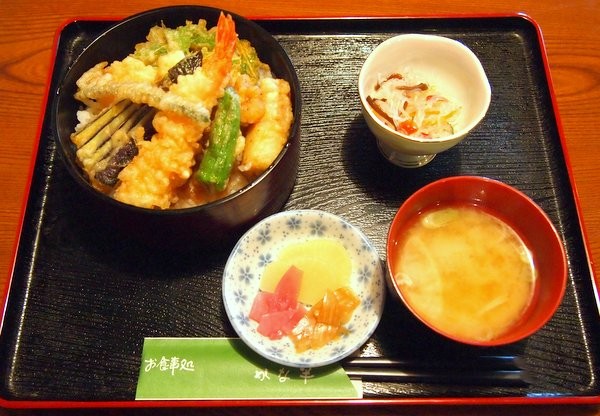 栃木市・かな半 天丼