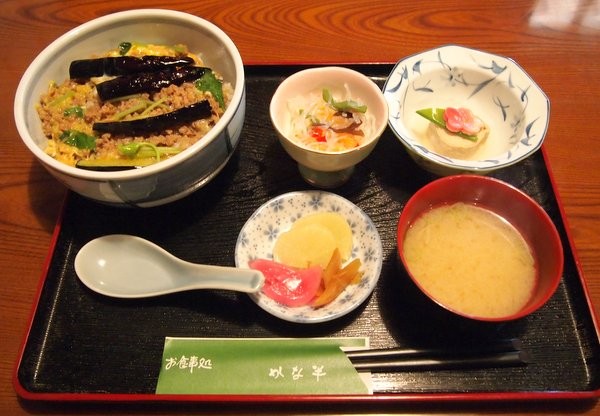 栃木市・かな半 特製かな半丼