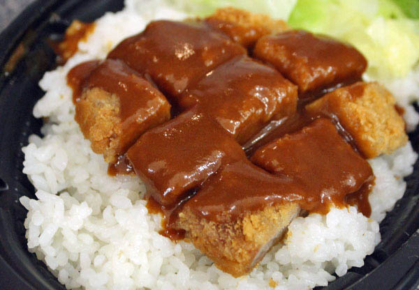 箸で食べるビフカツ丼 加古川かつめし ふるさと祭り東京13 ワンコイン的食べ歩き生活