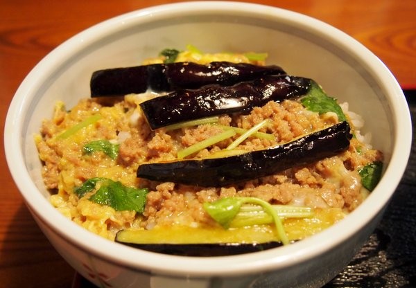 栃木市・かな半 特製かな半丼
