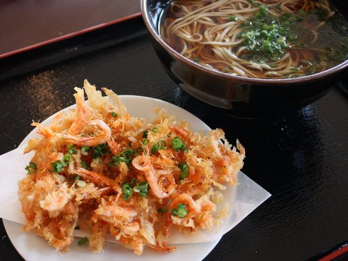 浜の食べ処 焼津 桜えび増量 桜えびかき揚げそば 上 650円 ワンコイン的食べ歩き生活