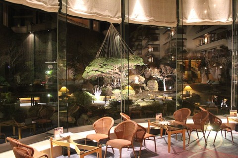 福島温泉旅館庭の見える喫茶店