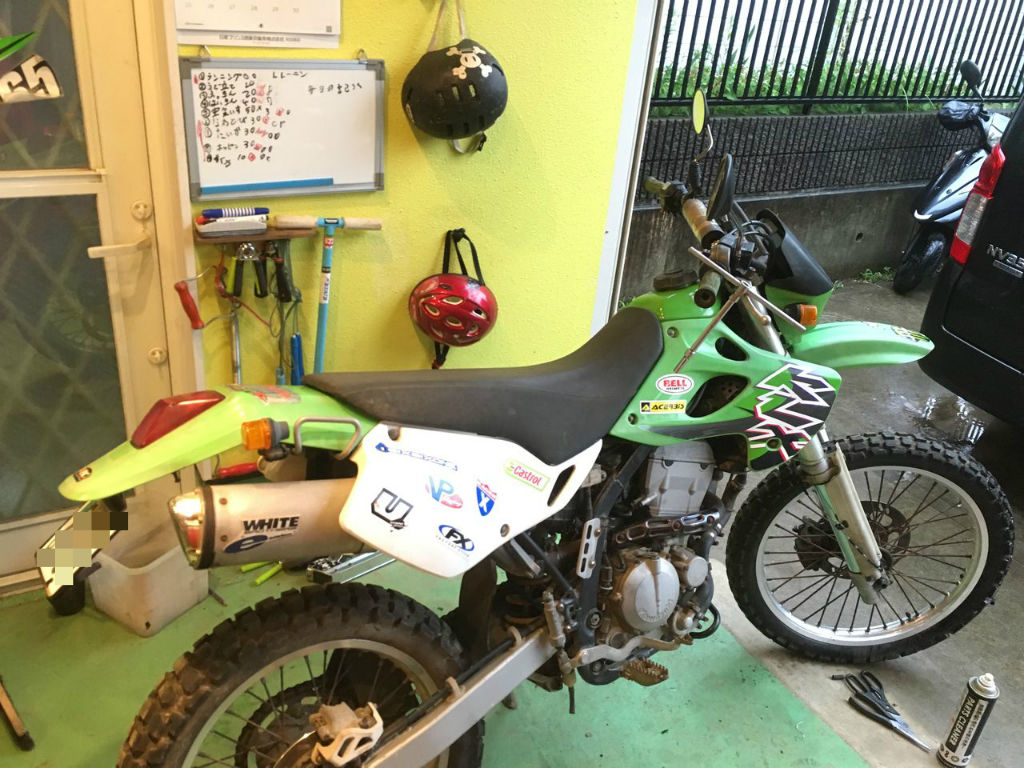 【中古並品】Kawasaki KLX250SR 純正タンク Dトラッカー KLX250 タンク 黄 カワサキ 純正 中古 バイク 部品 LX250E