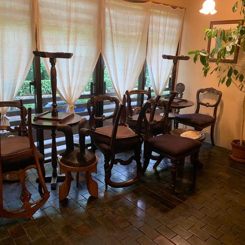 美美の休日の店内