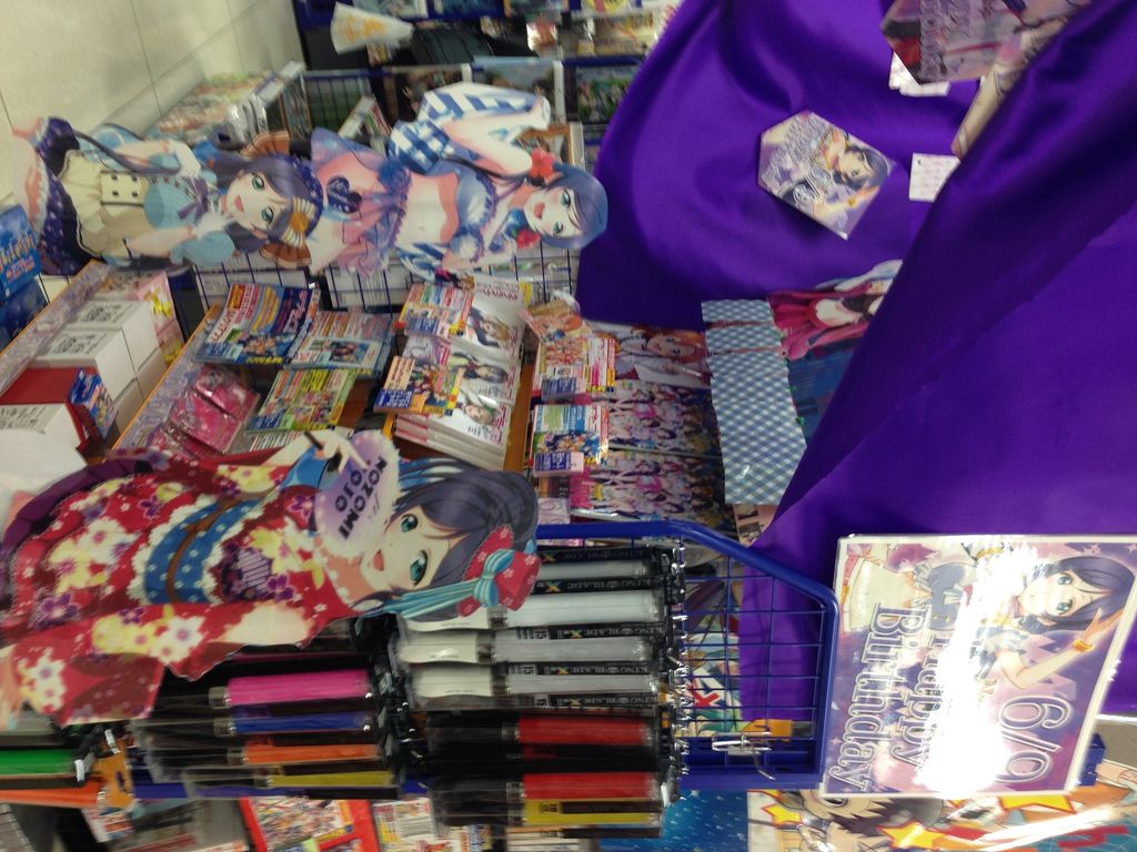 ラブライブ 広島のアニメショップが何か凄いことになってるｗｗｗｗｗｗ