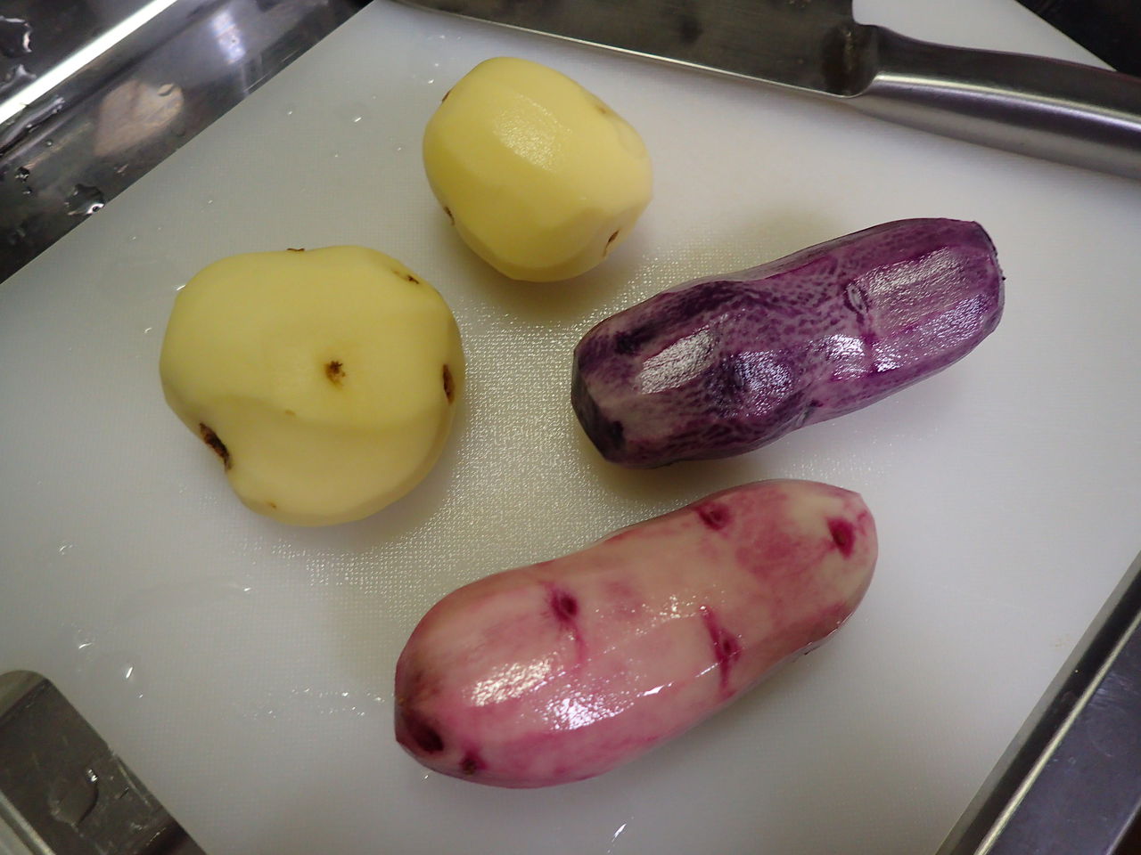 カラフル 紫とピンクのじゃがいもでカラフルポテトサラダを作ってみた 伊豆で自然と暮らしたい