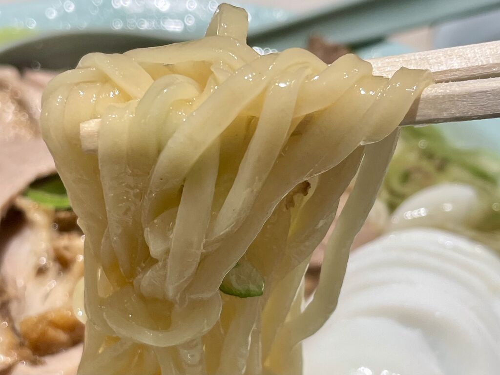 ちえちゃんラーメンのチャーシュー麺 : カズミナ麺らいふ