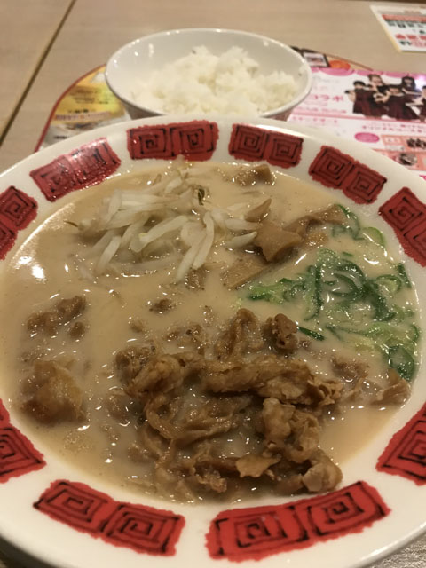 ”まろやか濃味”肉盛り徳島ラーメン