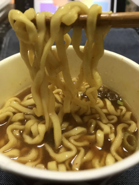 辛さを求め、エースコックEDGE辛節かけすぎカレーうどん