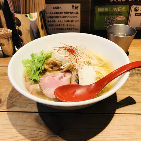 麺屋翔さんの香彩鶏だし特製塩ラーメン 新宿 毎日麺生活