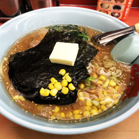 山岡家さんの味噌ラーメンと特製味噌ラーメンの違い