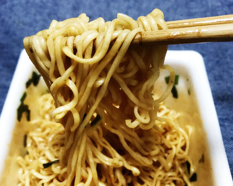 ペヤング すっぱからMAXやきそば は酢辣湯麺?と思ったのですが…