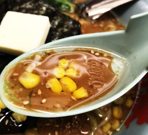 山岡家さんの味噌ラーメンと特製味噌ラーメンの違い