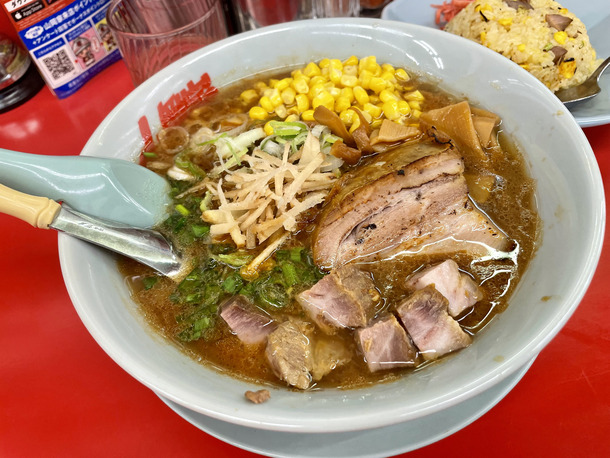 限定・たっぷり生姜醤油ラーメン、コーン、コロチャーシューx6