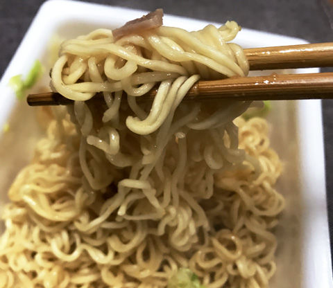 塩ダレってニンニク味だった 思い出したペヤング塩ガーリックやきそば 毎日麺生活