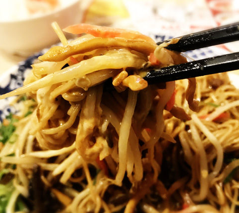 バーミヤンさんの博多屋台名物とんこつ焼ラーメン