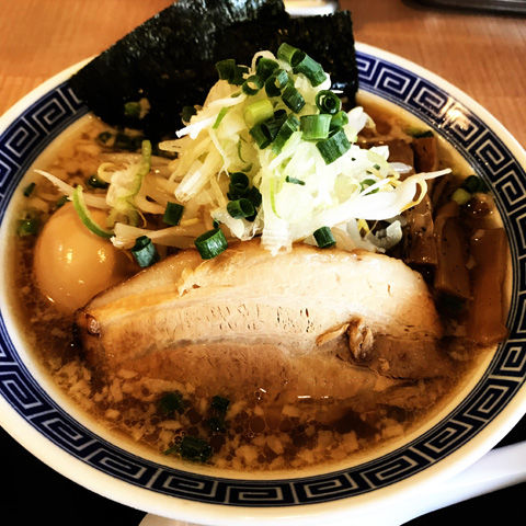 大勝軒てつさんの期間限定・背脂無双ラーメン