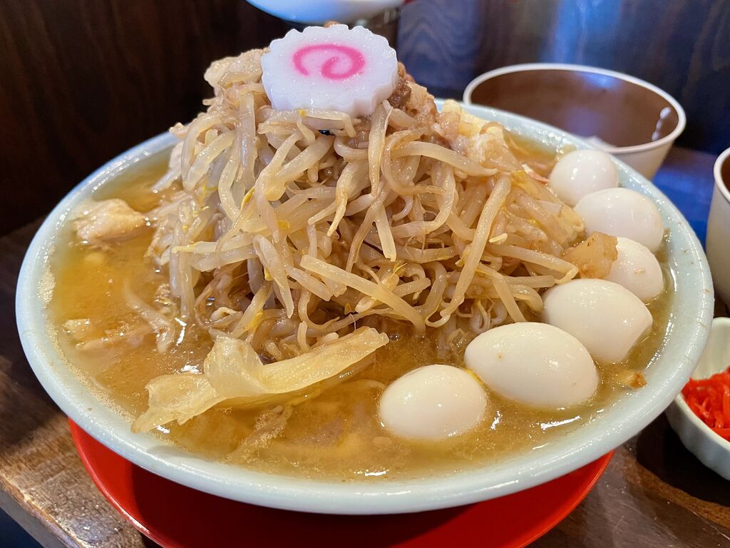 自家製麺No11ASAKUSA、ラーメン少なめ有料野菜増し、あと色々