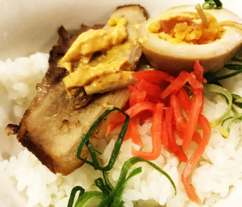 バーミヤンさんの博多屋台名物とんこつ焼ラーメン