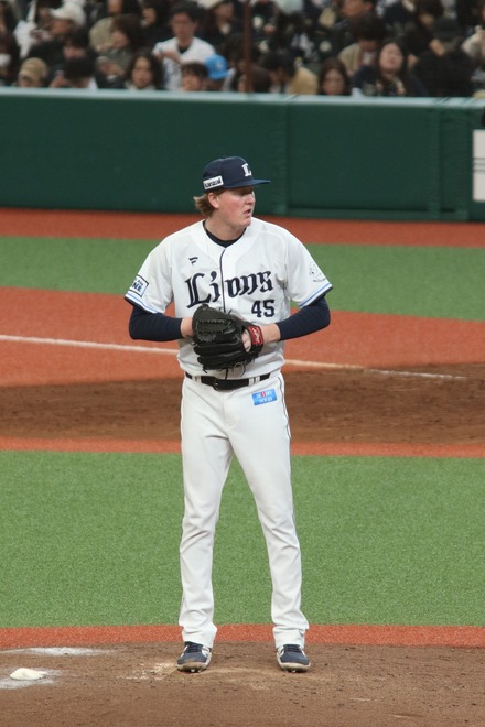 250426 �٥롼�ʥɡ���  vs ����å��� �ȥ쥤�������󥲥󥿡� 01