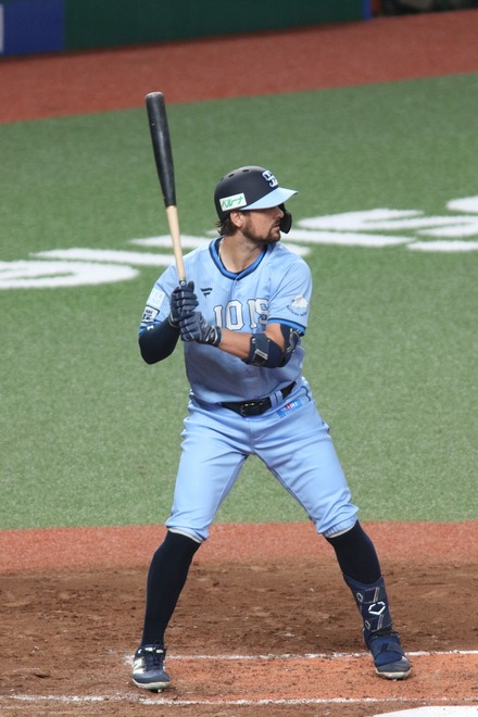 250802 �٥롼�ʥɡ��� vs ���ե��å� ����ʥ��󡦥��쥴�꡼���ǡ��ӥ� 01