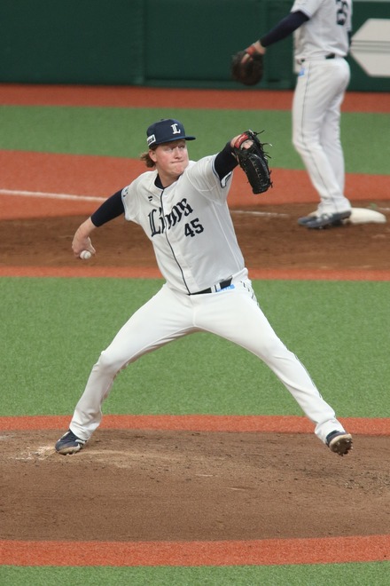 250426 �٥롼�ʥɡ���  vs ����å��� �ȥ쥤�������󥲥󥿡� 04