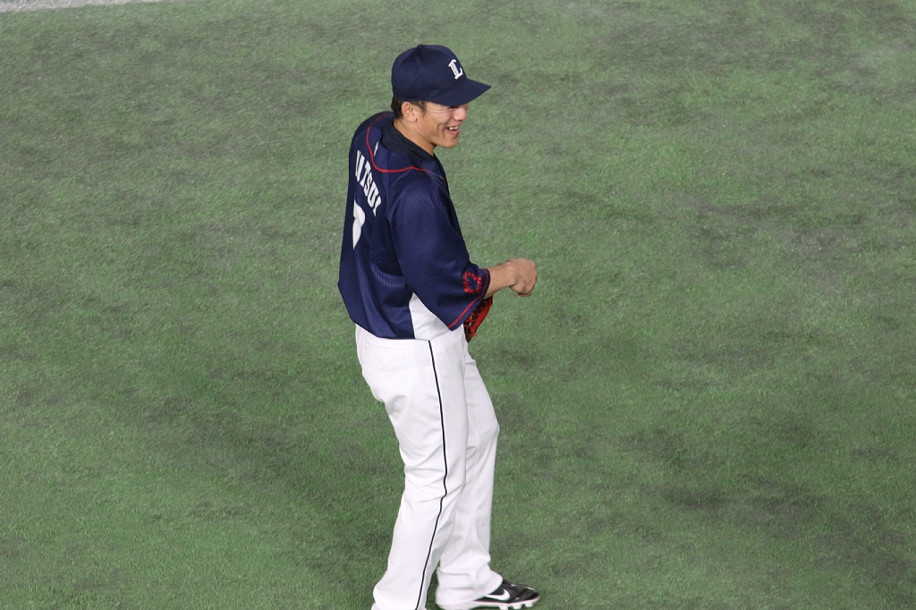 プロ野球でも珍しい 左右両投げの小学生 最後の公式戦で力投 グラブ持ち替え いろいろな所を守りたい Portalfield News