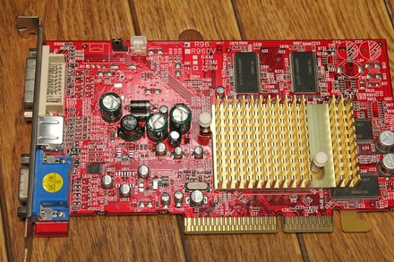 ATI RADEON 9600 01