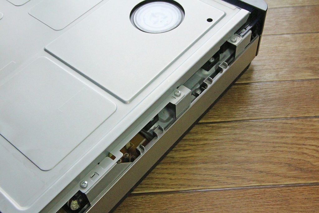 東芝のREGZAサーバー DBR-M490 分解編 : VAIOちゃんのよもやまブログ