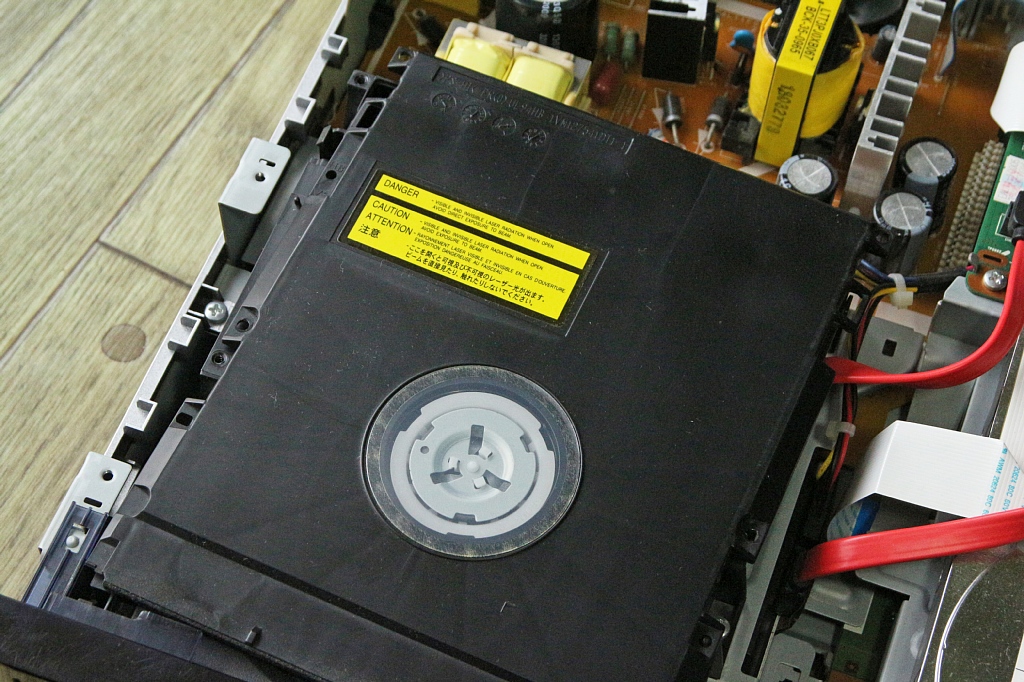 東芝のREGZAサーバー DBR-M490 分解編 : VAIOちゃんのよもやまブログ