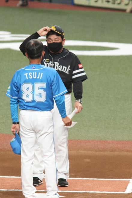 220702 �٥롼�ʥɡ��� vs SB ���С�ɽ��ǧ