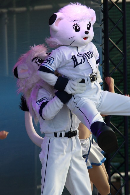 241001 �٥롼�ʥɡ���  vs ���ܥϥ� ���ơ������硼 01