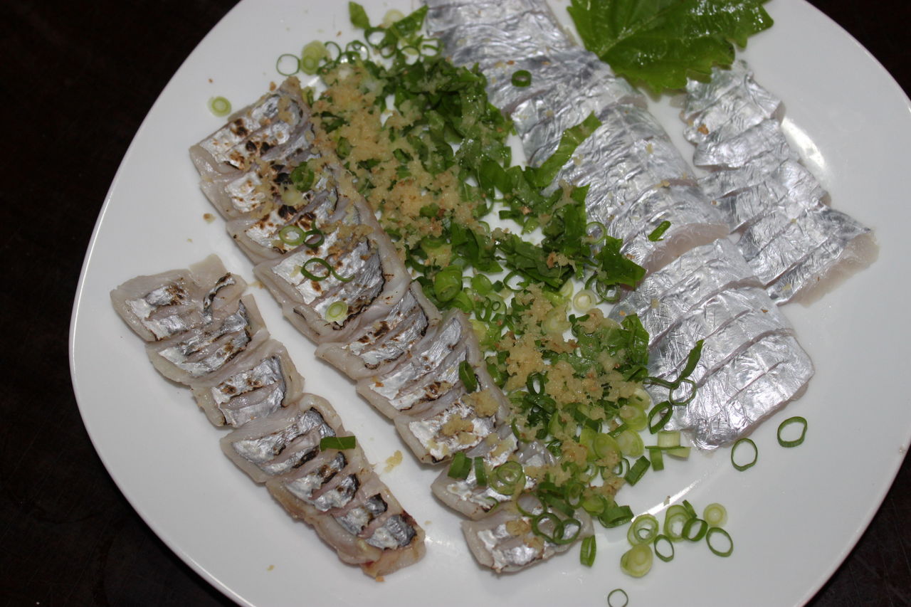太刀魚をさばく ログハウスに住み 料理 野菜 家具作り 太刀魚をさばく ログハウスに住み 料理 野菜 家具作り